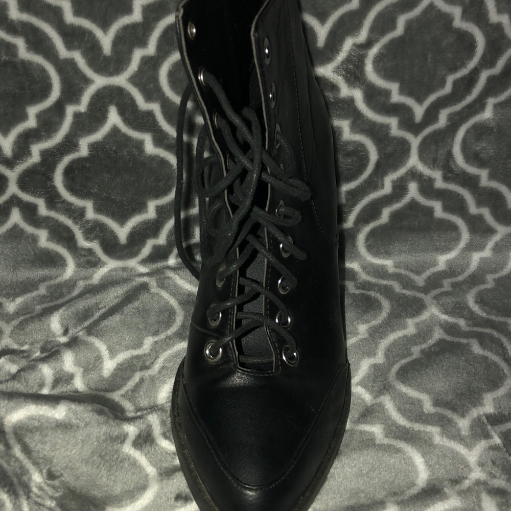 Shose - Picture 2 of 3